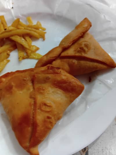 Samosa bnana wala karigar ki zarorat ha