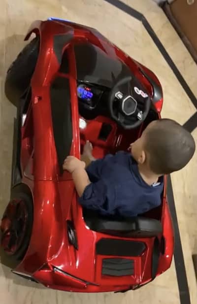 Kids rechargeable car