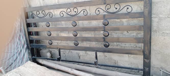 King size iron bed with mattress 03130210466