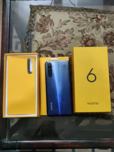 realme 6 4/128 with box