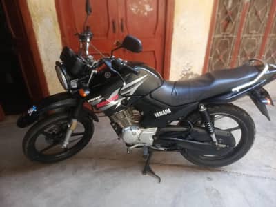 Yamaha YBR 125G Back ‍