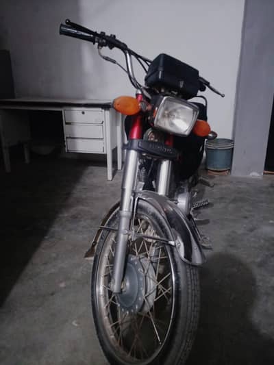Honda CG 125 red Colour