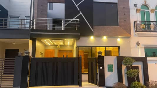 I SELL 5 MARLA BRAND NEW HOUSE IN BAHRIA ORCHARD LAHORE