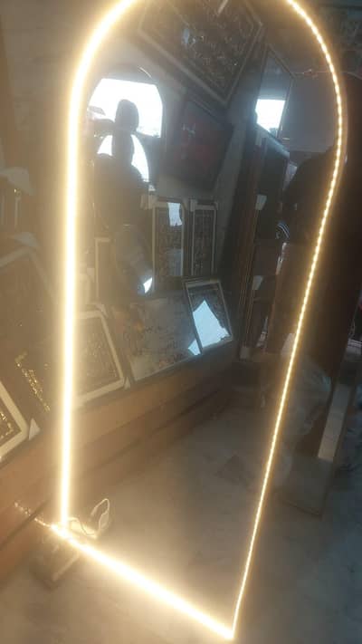 Pinterest mirror with stand and lights. . . . 5 feet height