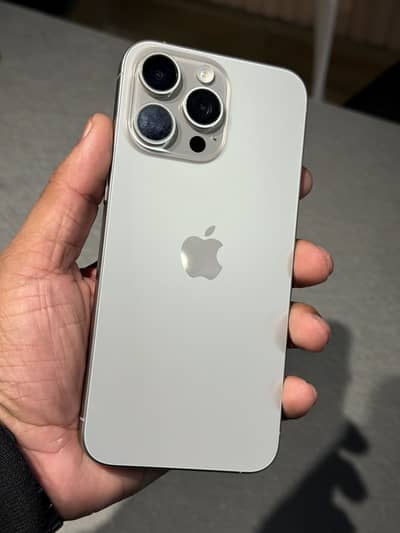 15 pro max  256 gb hk non fu with box 88% battery