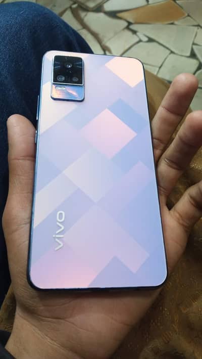 vivo v21e all orignal only back chnage only mobile 03098301230