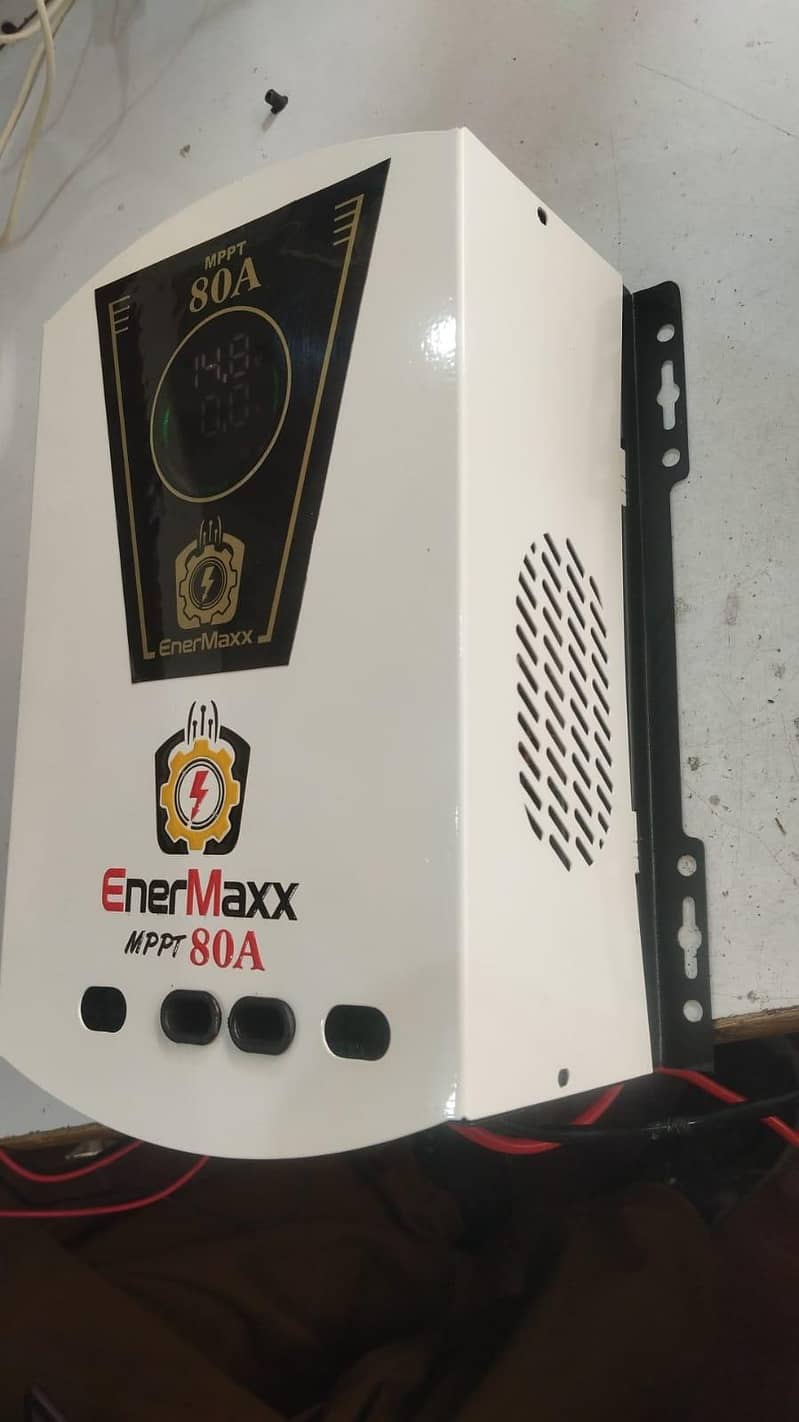80Amp mppt controller 1
