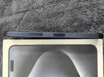 15 pro max fu 256gb 87bh 11/10 condition with orginal cable and box