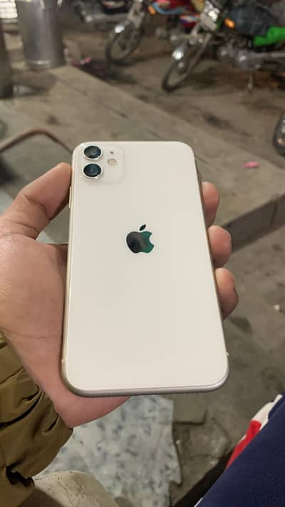 iphone 11  white jv