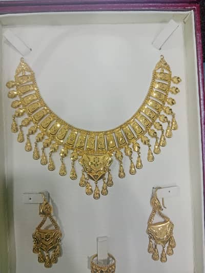 2 Piece 21K Gold Jewelry Set