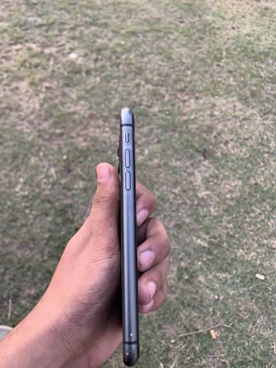 I phone 11 jv 64 gb bettery change but achi dalwaye thi