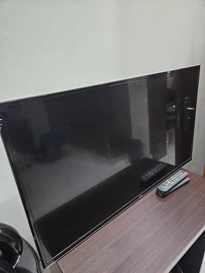 42-45 inch TCL smart LED