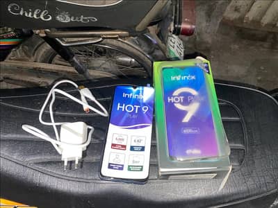 Infinix hot 9 play 4/64 with box charger