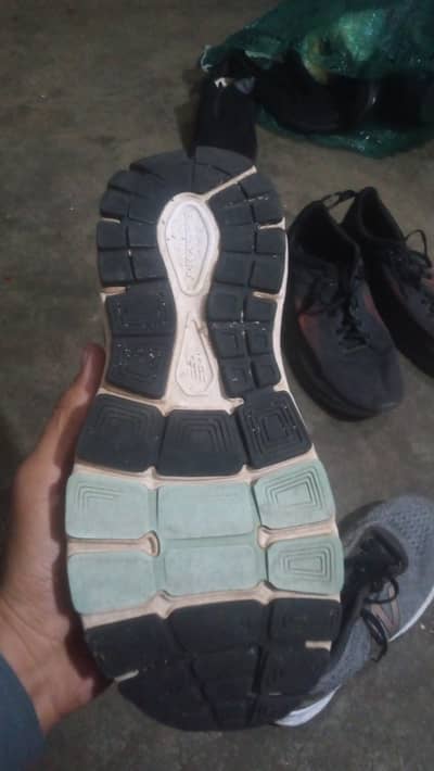 Pre loved shoes// branded shoes // Sports Shoes (Size 40 ERU)