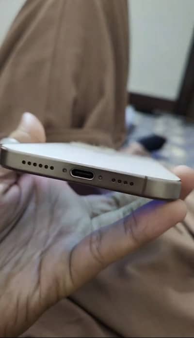 IPHONE 16 PRO MAX DESERT TITANIUM