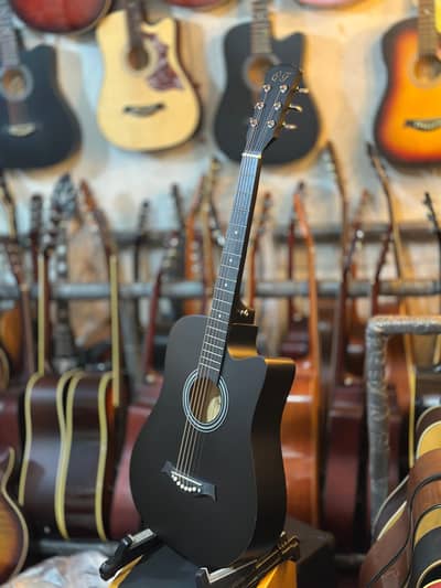acoustic guitar branded 03149367007