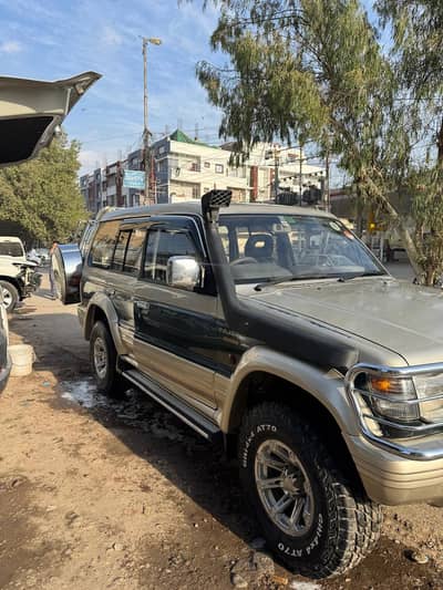 Mitsubishi Pajero 1991