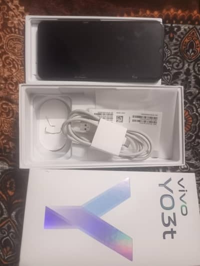 vivo y03t   4+4 / 128gb  looks like brand new