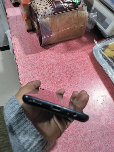 6 /128 huwive phone bilkul okay hai just front carman not working.