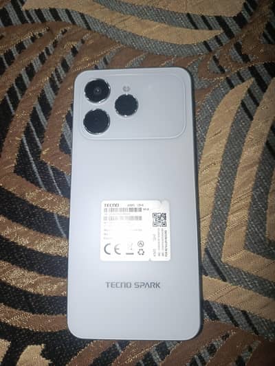 I am sale Tecno spark 40 (8 128GB ) 9 day use ha full warranty