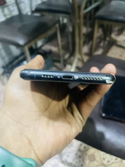 Apple iPhone 11 Pro Max JV 64 GB 85 percent health water pack