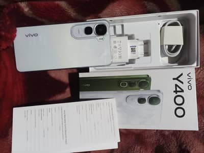 vivo y400  03137769458whatsapp 03171427926