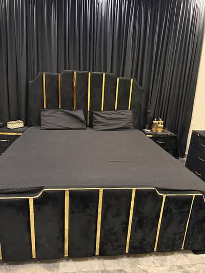 Bed set with dressing table