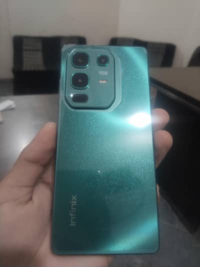 condition 10/9  8/256 original charger without box