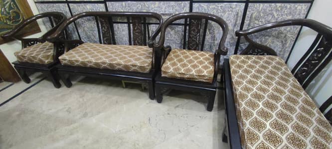 Sofa Set available for sale
