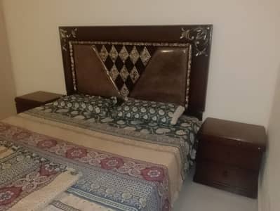 Beautiful Bed Set for Sale (With Mattress)