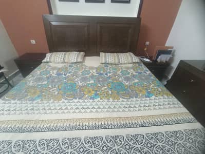 double bed set with side tables and dressing