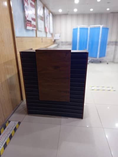 Reception desk table