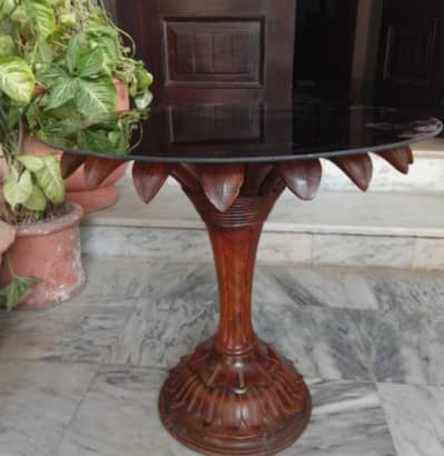 double bed set without mattress and dressing table. 3 piece centre set