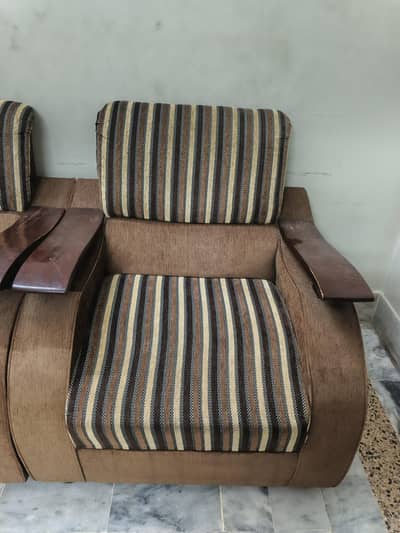 5 seater sofa set with 10/10 condition