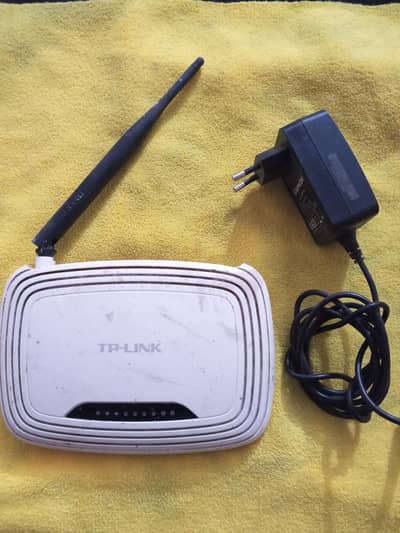 tp link router with charger