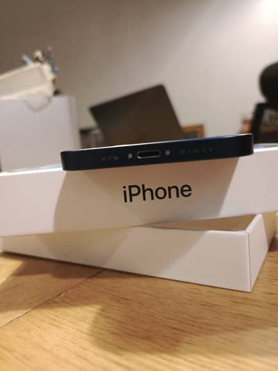 Apple iPhone 12 (128GB)