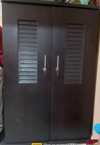 2 door wardrobe for sale in good condition