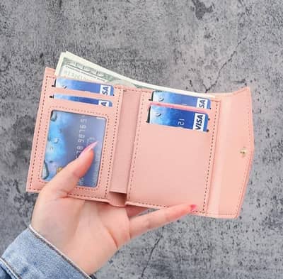 Women’s leather plain wallet