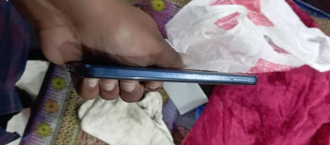 Itel A60s 4gb 128gb with box charger