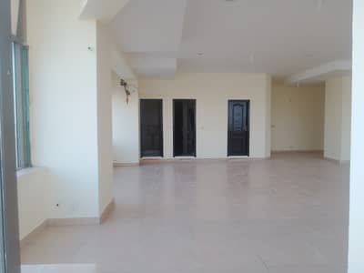 1450 Square Feet Corporate Office Available For Rent At Main Boulevard Gulberg 3 Lahore