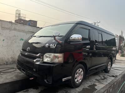 Toyota Hiace 214