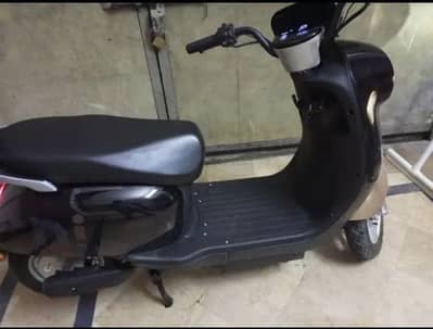 Evee nisa electric scooty