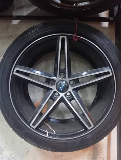 17 کے رم کرولا کے رم ہیں