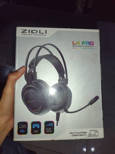 I'm selling my gaming headset headphones just like new with mic