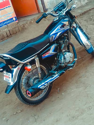 Honda 125 2018 model for sale complete documents