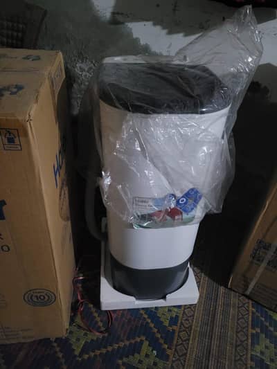 box pack Haier model 6050