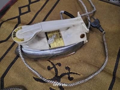 2500rs Tokyo iron running condition sell in nazimabad