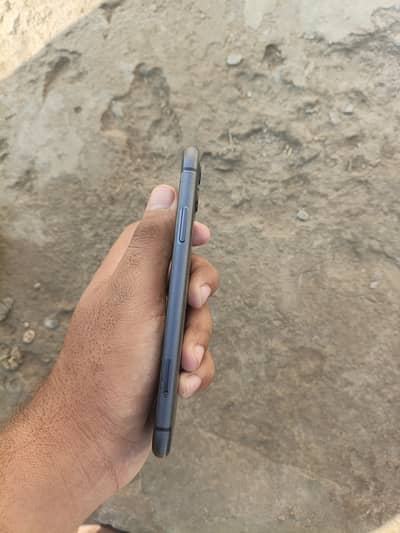 I phone 11 jv 128 jb