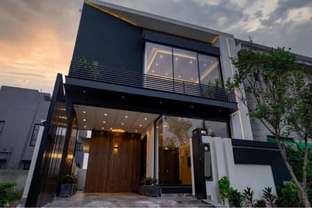 5 MARLA BRAND NEW ULTRA MODERN HOUSE FOR SALE NEAR TO PARK