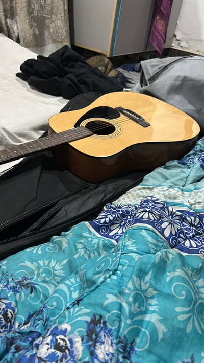 Yamaha F310 with stand